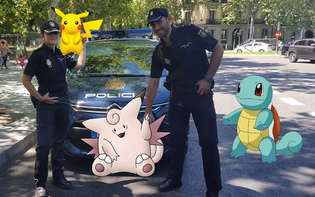  Polícia Ajuda Cidadãos a Caçar Pokémons em Segurança